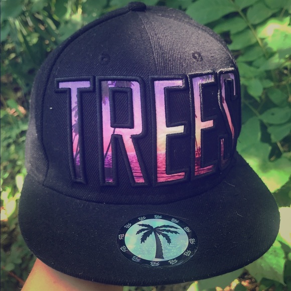 Trees hat - Picture 1 of 4